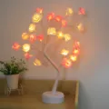 LED Rosenbaum Lampe, dekorative Tischleuchte als Nachtlicht mit warmen leuchtenden Rosen. - Weißer Baum mit weißen und rosa Rosen