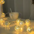 Guirnalda de luces LED de bola de espejo de mosaico cálida decorativa para fiesta y hogar - 1,8m 10 LED fijo de 2 secciones / Blanco cálido