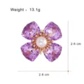 Prachtige paarse kristallen bloembroche met centrale parel, elegant accessoire van 2,6cm. - Paarse Bloem