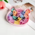 Vue détaillée de mini pinces à cheveux colorées dans une jolie boîte ours pour coiffure. - Boîte Ours Épingles Géométriques Printemps / 15 Pièces (2.5cm)