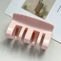 Minimalistische roze haarklem voor vrouwen, elegant dagelijks haaraccessoire item. - Kam-Tand Haarklem (89819) / 9.5cm / Lichtroze
