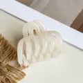 Milchweiße Kürbis Haarklammer, stilvolles hohles geschwungenes Design für schickes halboffenes Haar. - Kürbis-Gitter-Stil / 5.50 cm / Gelee Cremeweiß