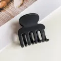 Detailansicht einer kleinen matten schwarzen Haarklammer für elegante Alltagsfrisuren. - 5CM Vier-Zahn-Haarklammer (#1) / Mattes Schwarz