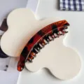 Leopard print banana hair clip detail, stylish resin tortoiseshell hair claw for styling. - 13cm Size / Bright Tortoise
