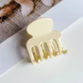 Matte cremefarbene kleine Haarklammer, minimalistisches Haaraccessoire Detailansicht - 5CM Vier-Zahn-Haarklammer (#11) / Matt Cremeweiß