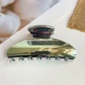 Primo piano della molletta per capelli elettrolitica arc-en-ciel per acconciature. - Molletta per capelli quadrata galvanizzata ABS 10,5 cm - Argento AB lucido