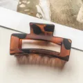 Große rechteckige Schildpatt Haarklammer, stilvolles geometrisches Acryl Haaraccessoire Damen. - Rechteckig Hohl Stil / 8.5cm / Matt Kaffee Leopard