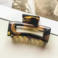 Bernsteinfarbene rechteckige Haarspange mit geometrischem Design für elegante Frisuren. - Rechteckig Hohl Stil / 8.5cm / Glänzend Schildpatt