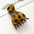Schildpad haarklem met uniek hol ontwerp, perfect voor dagelijkse styling en een elegante look. - Mat Schildpad