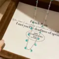 Mintgrüne Silberkette, zarte Stationenkette, frischer minimalistischer Halsschmuck für Damen - Halskette / Silber-Minzgrün