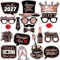 Vista detallada del juego de accesorios para fotomatón de Año Nuevo 2027 en oro rosa brillante. - Juego de Accesorios para Fotos / Paquete de 20 Unidades