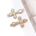 Ciondolo a croce bagnato oro zircone micro-incastonato accessori per gioielli fai da te. - 1 Pezzo (25x15x3.2mm Foro 1.3mm)