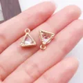 Primo piano di ciondoli pendenti DIY in lega con strass a triangolo per creazione gioielli - Forma a Triangolo (27797)