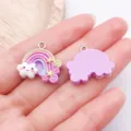 Dettaglio del ciondolo in resina arcobaleno nuvola con vista fronte, retro e anello. - Stella Nuvola Arcobaleno / 1 Pezzo (20x20x5mm) / Viola