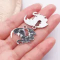 Pendentif dragon occidental gothique en alliage émail pour boucles d'oreilles colliers - Dragon de Guerre Noir et Argent (28018)