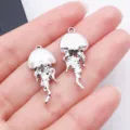 Silberne Quallen Glas Anhänger DIY Schmuck Zubehör Halskette Armband Charms neu - 1 Stück (27x12x7mm) / Weiß Harz UV Ozean Feiner Glitzer Qualle (28161)