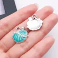 Ciondolo in conchiglia in lega smaltata turchese stile oceano con perle per gioielli fai da te. - Bianco K Verde UV Smalto Perla Conchiglia (28072)