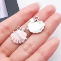 Ciondoli conchiglia smaltata rosa in lega con perle per creazione di gioielli fai da te. - Bianco K Rosa UV Smalto Perla Conchiglia (28074)
