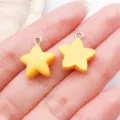 Gele ster hanger voor DIY handgemaakte armband en ketting sieraden maken accessoires. - Gematteerde Ster (17158) / 1 Stuk (14x16mm) / Geel