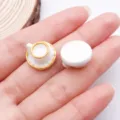 Miniatura taza y plato de resina colgante joyas accesorios DIY para collar y llavero artesanal. - Taza de Café con Borde Dorado 3D(27692)