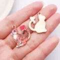 Niedlicher Katzen Emaille Metall Anhänger DIY Schmuck Zubehör für Halsketten Ohrringe. - Orangene Emaille Herz Katze