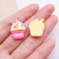 Hars DIY taart regenboog hanger sieraden accessoire, schattige kleurrijke charm voor oorbellen. - Milkshake-cakes / 1 Stuk (25x15x7mm) / Rozerood