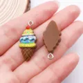 Lindos dijes de cono de helado de resina para joyería DIY, ideales para collares y pulseras. - Cono de Helado de Fresa (24487)