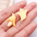 Leuke banaan en bloem hars bedels voor DIY handgemaakte armbanden en kettingen sieraden. - Bananenvrucht (24382) / 1 Stuk (25x18x8mm) / Geel