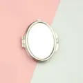 Specchio per trucco tascabile ovale in metallo argento accessorio ciondolo portachiavi DIY. - Accessorio Ovale / Stile Accessorio / Argento