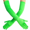Nahaufnahme von hellgrünen langen Satin-Opernhandschuhen mit glatter Textur und glänzendem Stoff. - Über dem Ellbogen Lang (Mit Kartonverpackung) / Grün