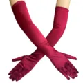 Detailaufnahme langer weinroter Satinhandschuhe, ideal für Hochzeit und Vintage-Partys. - Über dem Ellbogen Lang (Mit Kartonverpackung) / Burgunderrot