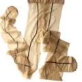 Detaillierte Ansicht der transparenten Strumpfhose, sexy Naht hinten, hautfarbener Stoff. - Einheitsgröße / Unterteile / Hautfarbene Socken mit schwarzer Naht
