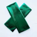 Metallisch groen armwarmers detailopname, glanzende lange handschoenen mode accessoire - Eén maat / Donkergroen