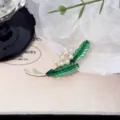 Groene blad parel broche variant, elegante emaillen speld voor dames pak jurk mode. - Parel blad broche - Goud