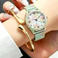 Stijlvolle dames bloemen quartz horloge met mintgroene siliconen band en gouden armband detail - Stijl 2 (Lichtgroene Bloemenband met Armband)