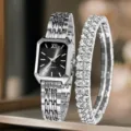 Elegante set di orologio al quarzo argentato e bracciale tennis di cristallo con quadrante rettangolare. - Orologio al quarzo rettangolare argento/nero + Set bracciale con strass (8) / Argento