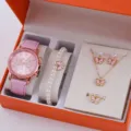 Rosa orologio bracciale collana orecchini anello set regalo elegante al quarzo donna set. - Stile 28 (Senza Scatola) / Orologio al Quarzo + Set di Gioielli Braccialetto con Perla Artificiale 5 Pezzi / Rosa (Farfalla Perla)