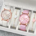 Orologio moda donna e set bracciale cuore vista di dettaglio in pelle rosa e bianca. - Stile Quadrante Rotondo Bicolore Rosa e Bianco (23) / Set da 4 Pezzi (Senza Scatola)