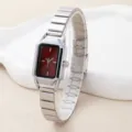 Elegante orologio donna rettangolare con quadrante rosso e cinturino acciaio argento. - Cinturino in Metallo Argento / Quadrante Rosso