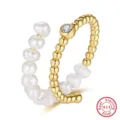 Primo piano dettaglio anello di perle in argento sterling con zircone luminoso, design. - Stile Aperto Perla Singola Zirconia (GPR12-14K) / Oro