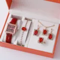 Set di gioielli con orologio al quarzo con strass quadrati rossi collana orecchini - 21+ Accessori (senza scatola)