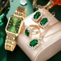 Orologio al quarzo da donna con quadrante verde e set di gioielli in cristallo smeraldo - Orologio Con Quadrante Verde Strass E Set Di Gioielli Da 5 Pezzi (26) / Oro con Quadrante Verde