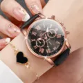 Dettaglio in primo piano di orologio donna al quarzo con quadrante nero e cassa oro rosa. - Stile 5 (Senza confezione regalo)