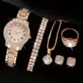 Dettaglio ravvicinato del set di gioielli con orologio al quarzo in strass oro rosa scintillanti. - Stile Oro Rosa con Strass Completo (6) / Set di Accessori (Senza Scatola)