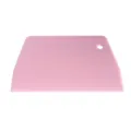 Roze kunststof deegschraper bakgereedschap, trapeziumvormige taartspatel met ophanggat. - Schraper / Roze