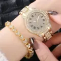 Set orologio al quarzo e bracciale con strass color oro vista dettaglio brillante. - Stile Trifoglio con Strass Completo Dorato (Y001) / Collezione Orologio e Gioielli / 7.5