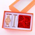Elegante set regalo con orologio al quarzo in oro rosa, bracciale e rose di sapone. - Set Orologio e Bracciale con Strass (Senza Confezione Regalo) / Oro rosa
