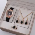 Vista dettagliata del set di gioielli da donna 5 pezzi orologio collana orecchini anello. - Stile 5+ Set Gioielli (Senza Confezione Regalo) (5555011087233)