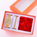 Set regalo orologio al quarzo con strass oro bracciale e rose rosse dettaglio. - Orologio e Bracciale 1 (Senza Scatola) / Oro
