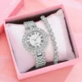 Elegante set di orologio al quarzo da donna e braccialetto con strass in scatola rosa. - Orologio E Bracciale (Con Scatola Regalo) / Argento